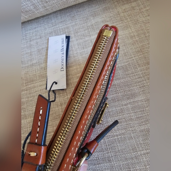 Dooney & Bourke Pebble Grain Small Coin Case Key Fob, Red ♥️ - Picture 8 of 8